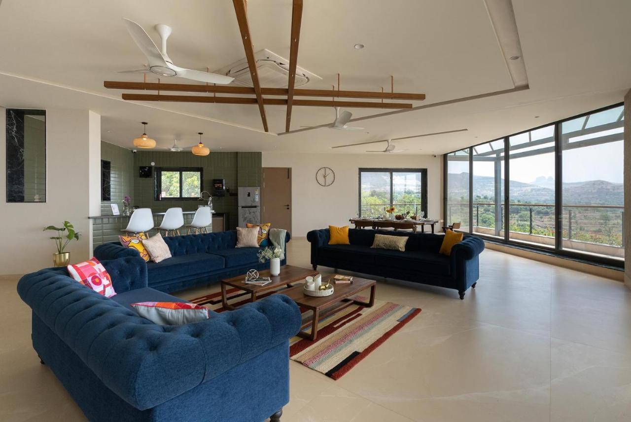 Pearl Lakeview Mansion By Stayvista - Lakeside Villa With Infinity Pool, Jacuzzi, In-House Theatre & Games Room إيغاتبوري المظهر الخارجي الصورة