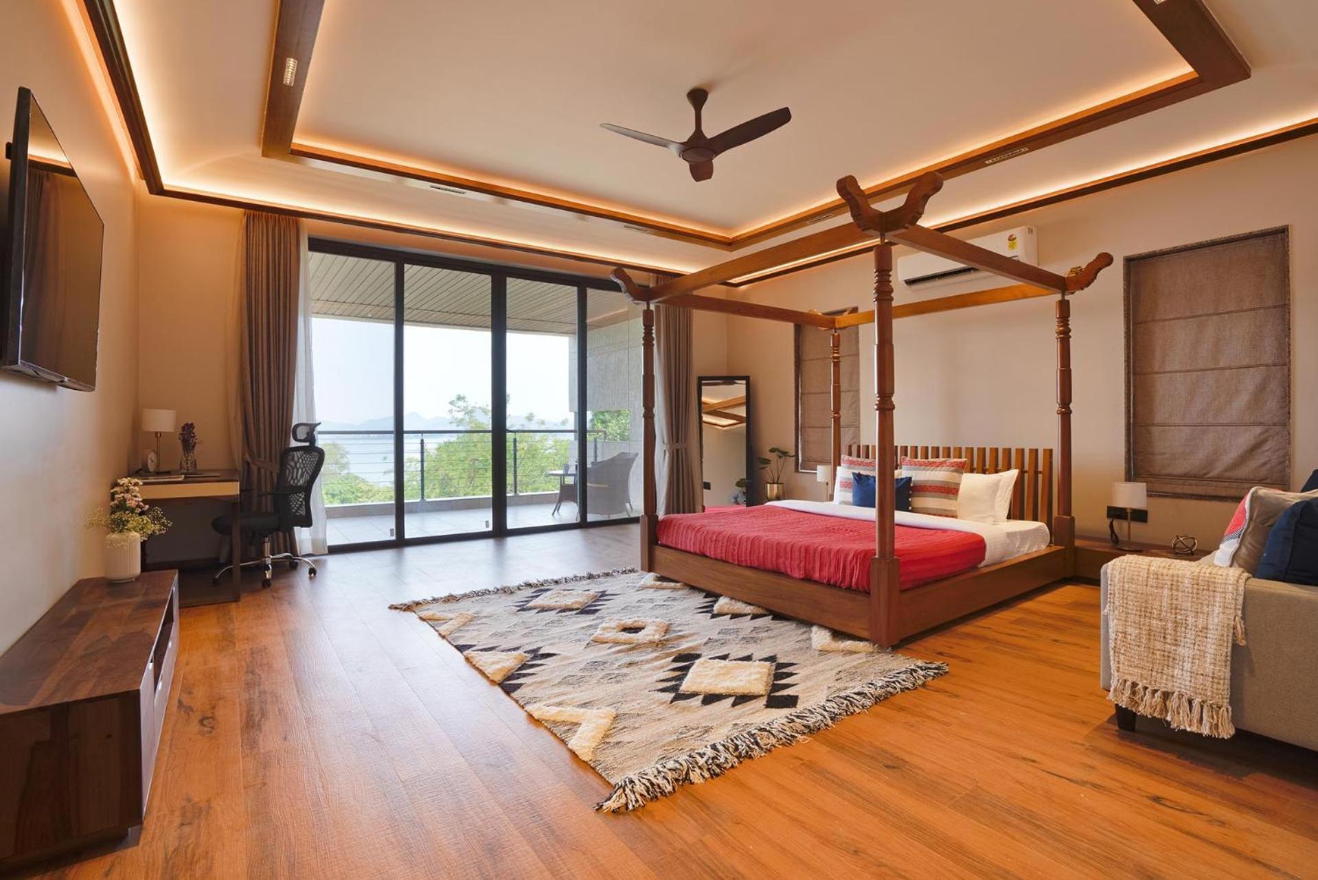 Pearl Lakeview Mansion By Stayvista - Lakeside Villa With Infinity Pool, Jacuzzi, In-House Theatre & Games Room إيغاتبوري المظهر الخارجي الصورة
